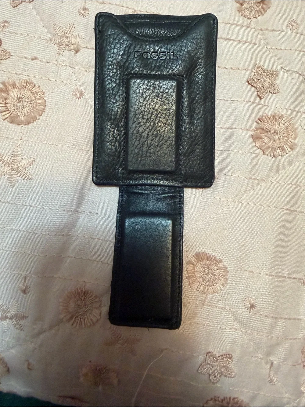 Fossil Men's Ingram Black Genuine Leather Minimalist Magnetic Card Case Wallet